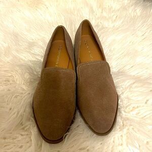 Crown vintage new suede loafers taupe color size 10